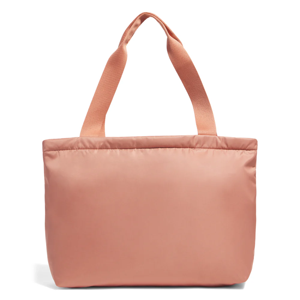 תיק נשיאה אופנתי וספורטיבי מבית UNDER ARMOUR דגם Studio Lite Tote Bag 16L - Image 10