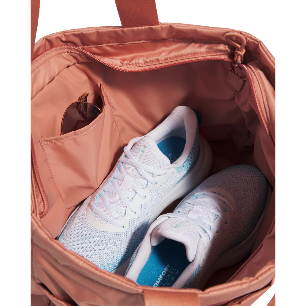 תיק נשיאה אופנתי וספורטיבי מבית UNDER ARMOUR דגם Studio Lite Tote Bag 16L - Image 6