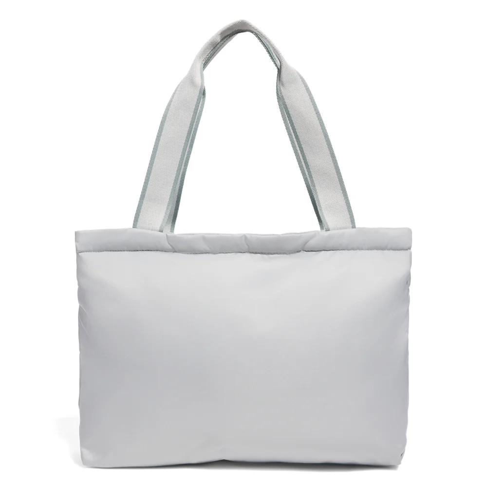 תיק נשיאה אופנתי וספורטיבי מבית UNDER ARMOUR דגם Studio Lite Tote Bag 16L - Image 7